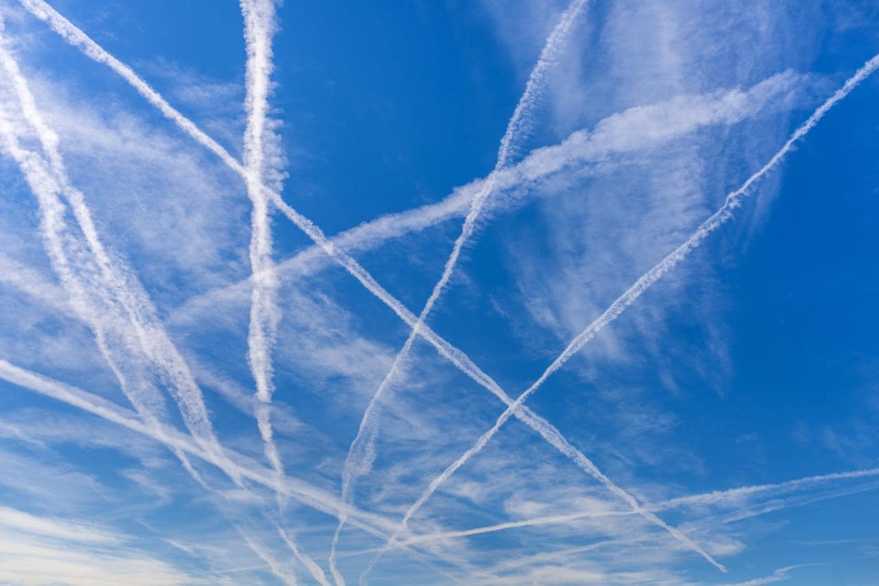 Pilot Exposes Chemtrails