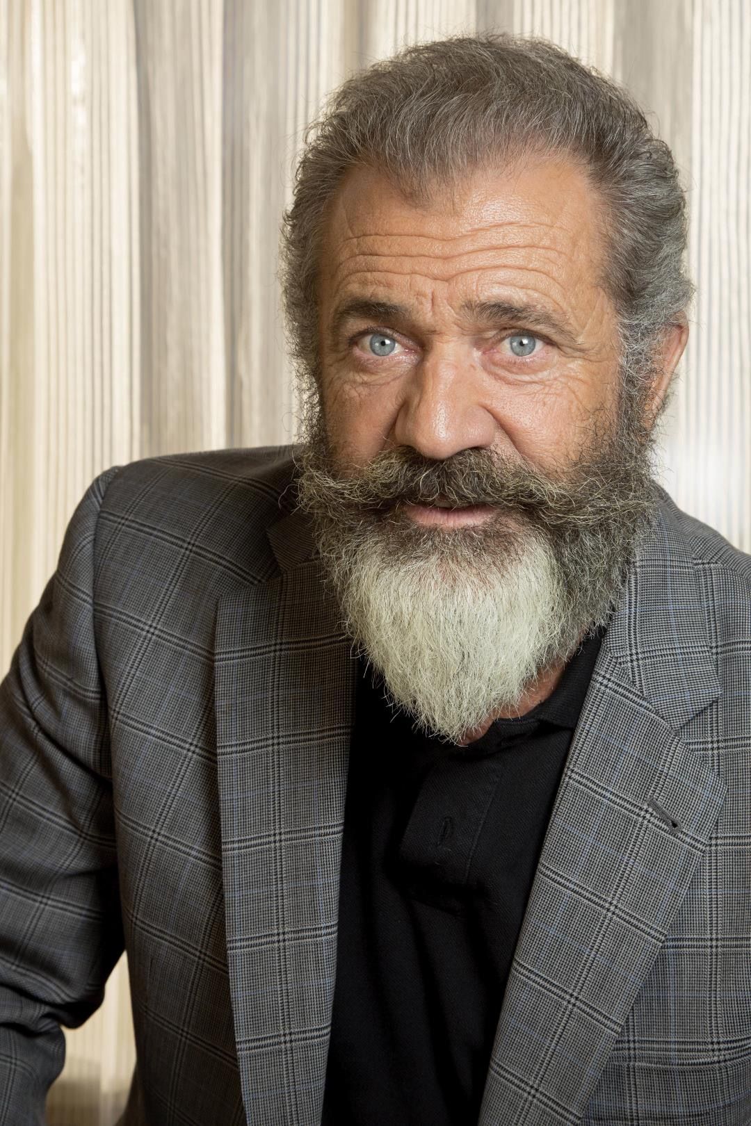 Mel Gibson • Hollywood studios are "drenched in the blood of innocent children"